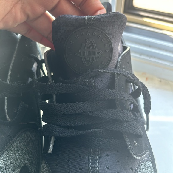 NIKE HURRAUCHE SNEAKERS - Picture 3 of 10